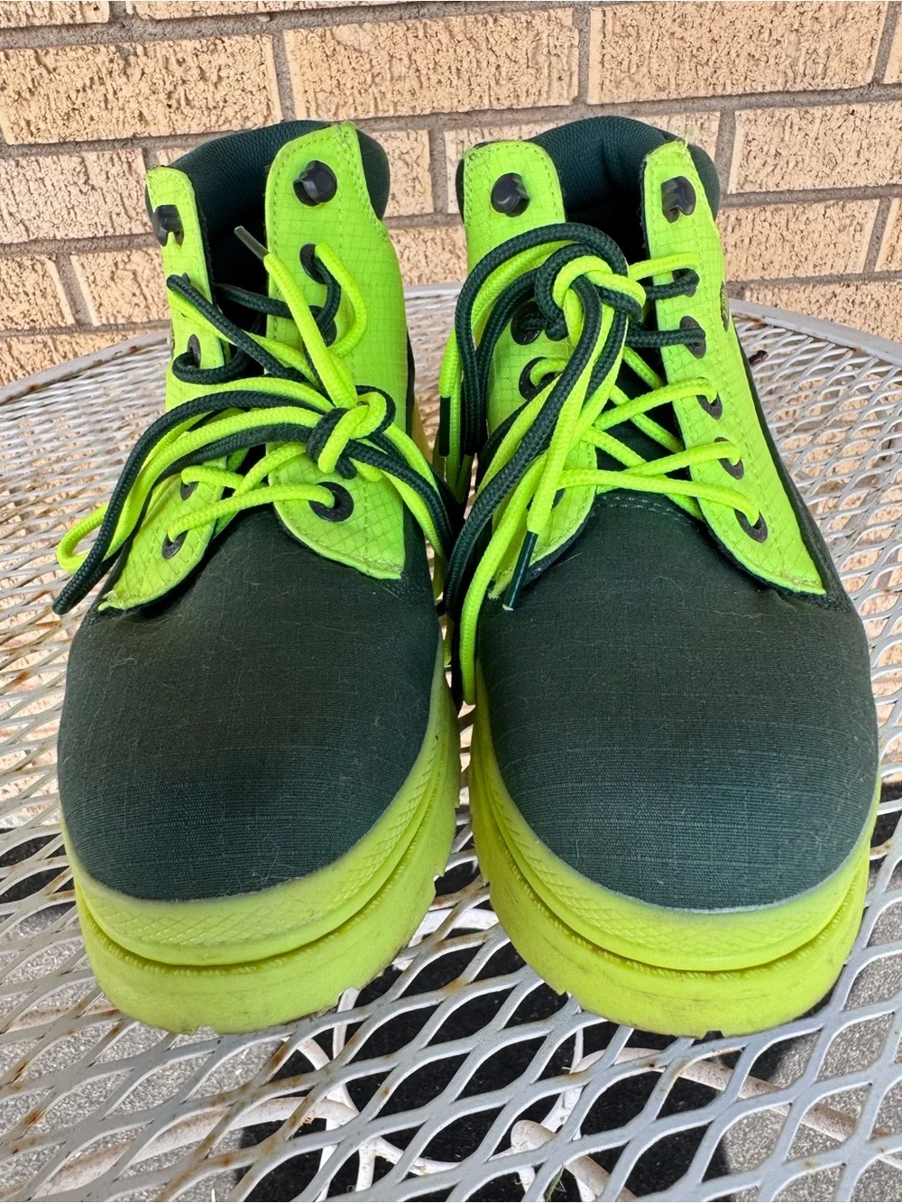 Lugz bold neon